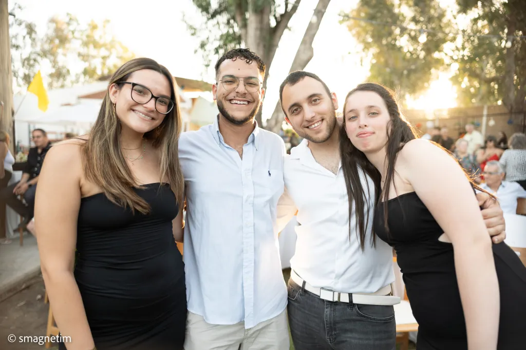 מגנטים לחינה – רגע של שמחה משותפת